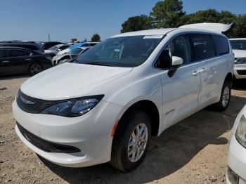  Salvage Chrysler Minivan