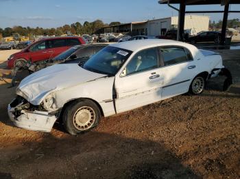  Salvage Lincoln Towncar