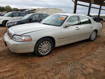  Salvage Lincoln Towncar