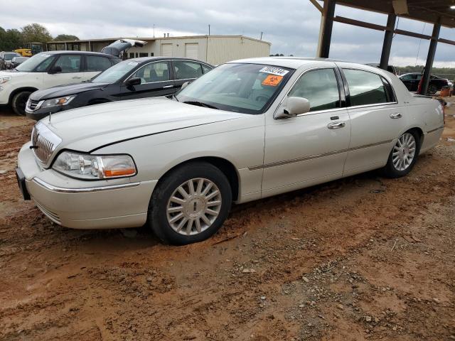  Salvage Lincoln Towncar