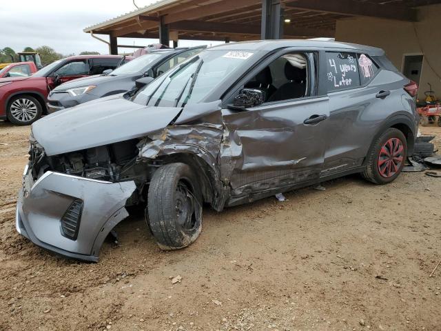  Salvage Nissan Kicks