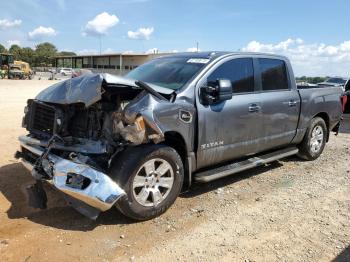  Salvage Nissan Titan