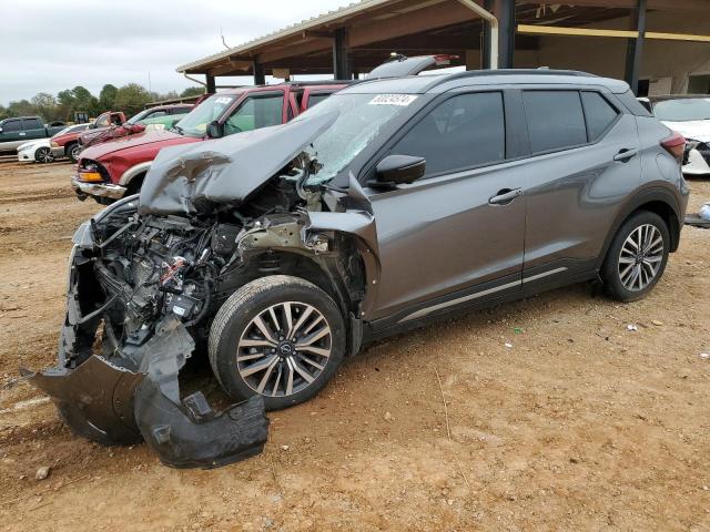  Salvage Nissan Kicks