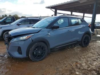  Salvage Nissan Kicks