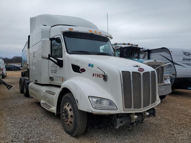  Salvage Peterbilt 579