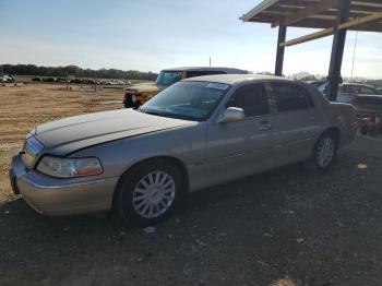  Salvage Lincoln Towncar