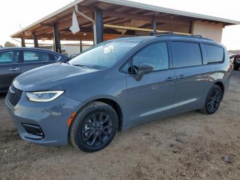  Salvage Chrysler Pacifica