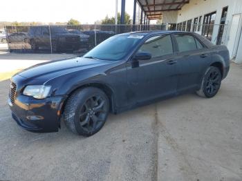  Salvage Chrysler 300