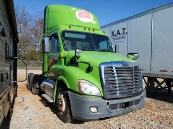  Salvage Freightliner Cascadia 1