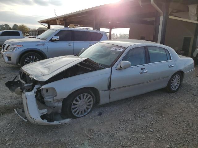  Salvage Lincoln Towncar