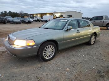  Salvage Lincoln Towncar