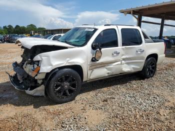  Salvage Chevrolet Avalanche
