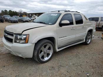  Salvage Chevrolet Avalanche