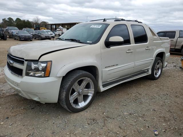  Salvage Chevrolet Avalanche