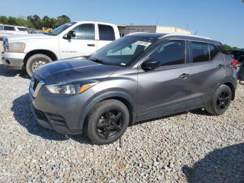  Salvage Nissan Kicks