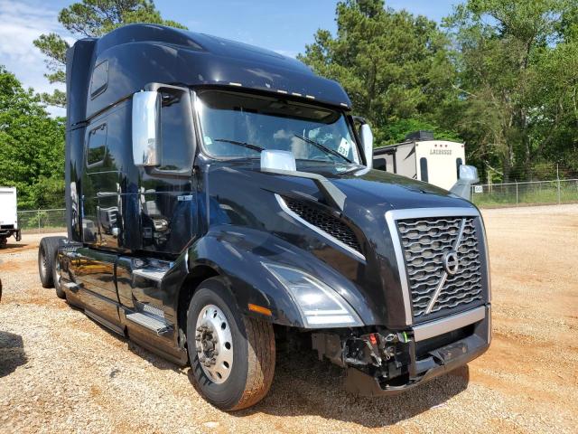  Salvage Volvo Vnl