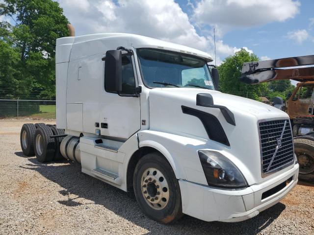  Salvage Volvo Vnl