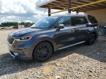  Salvage Kia Carnival