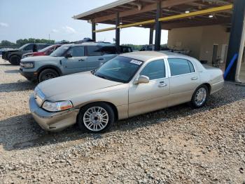  Salvage Lincoln Towncar