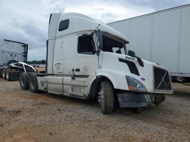  Salvage Volvo Vnl