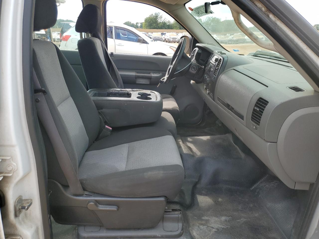 Chevrolet Silverado C1500 Image 3