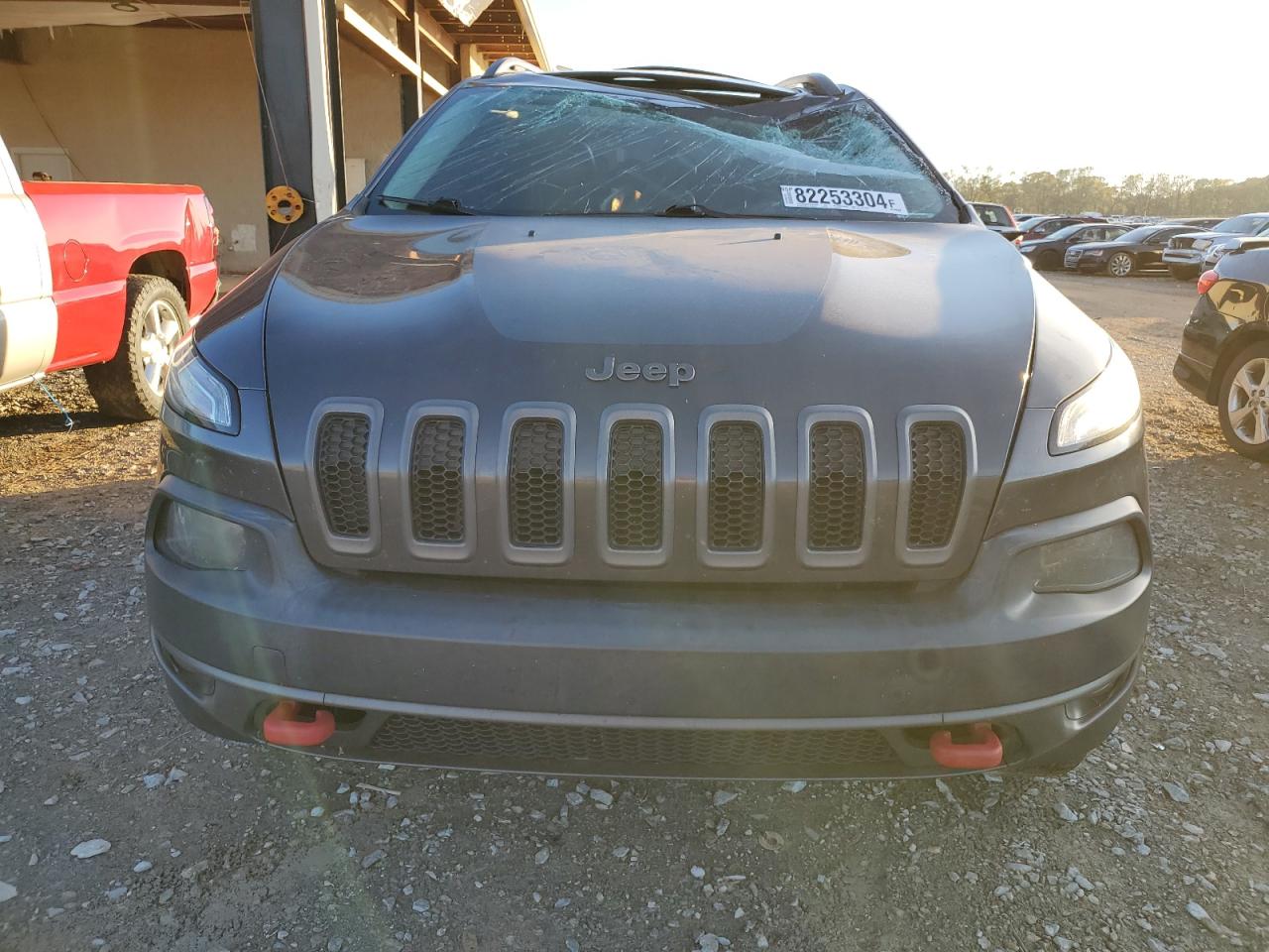 Jeep Cherokee Trailhawk Image 11