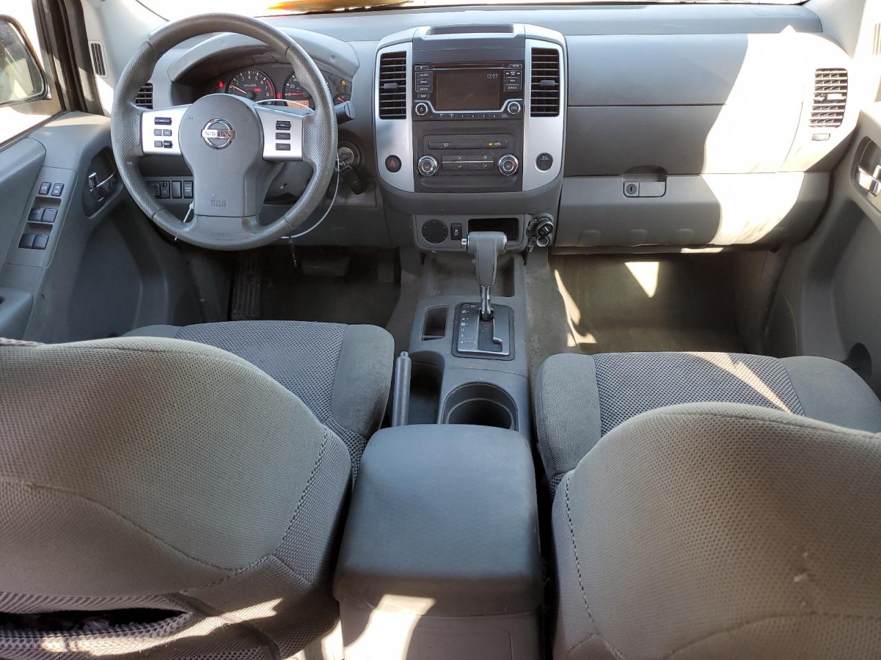 Nissan Frontier S Image 7