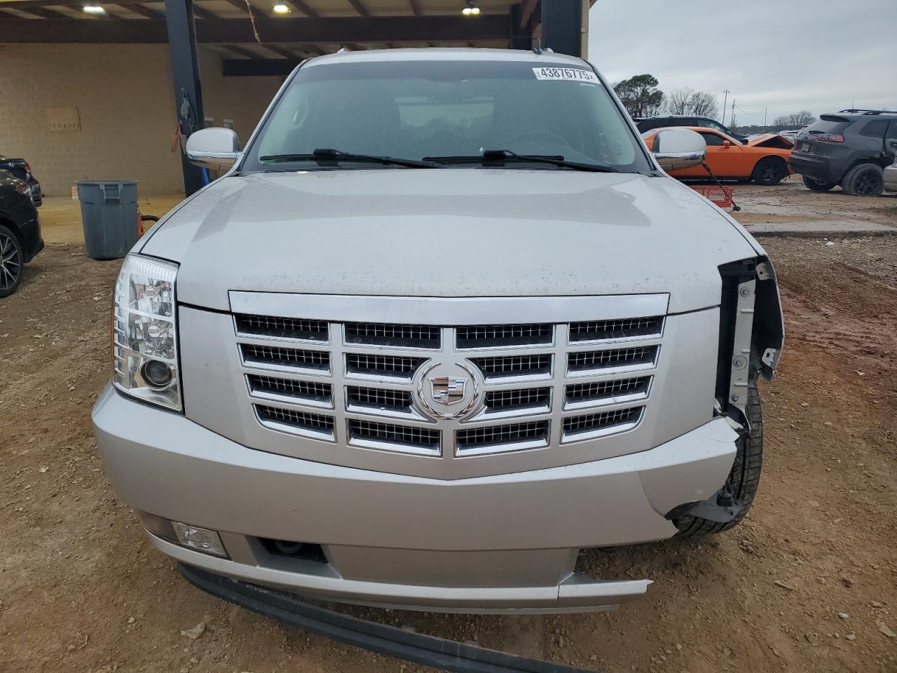 Cadillac Escalade Premium Image 2