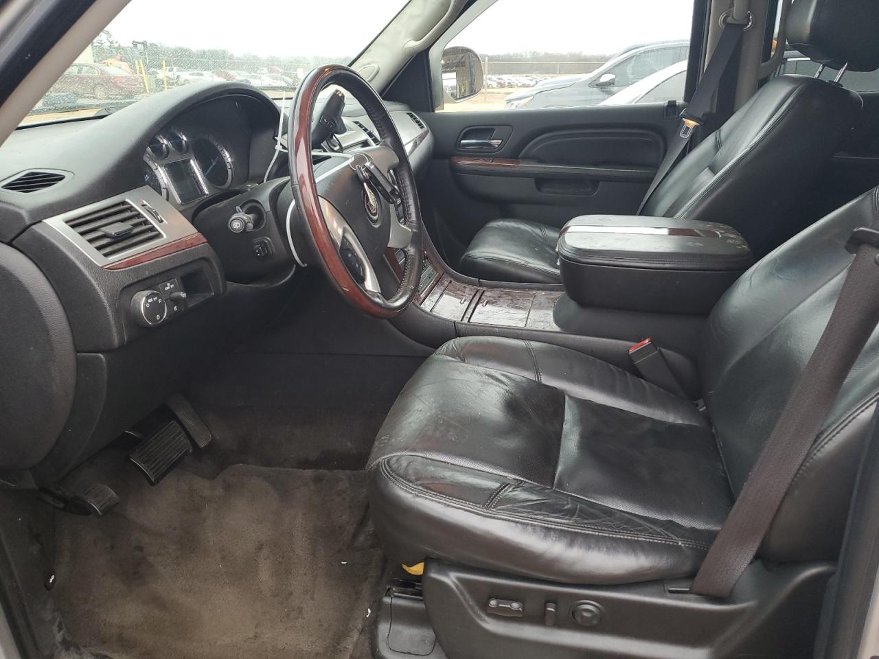 Cadillac Escalade Premium Image 13