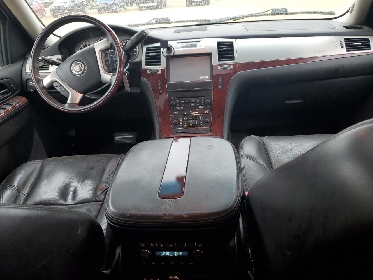 Cadillac Escalade Premium Image 6