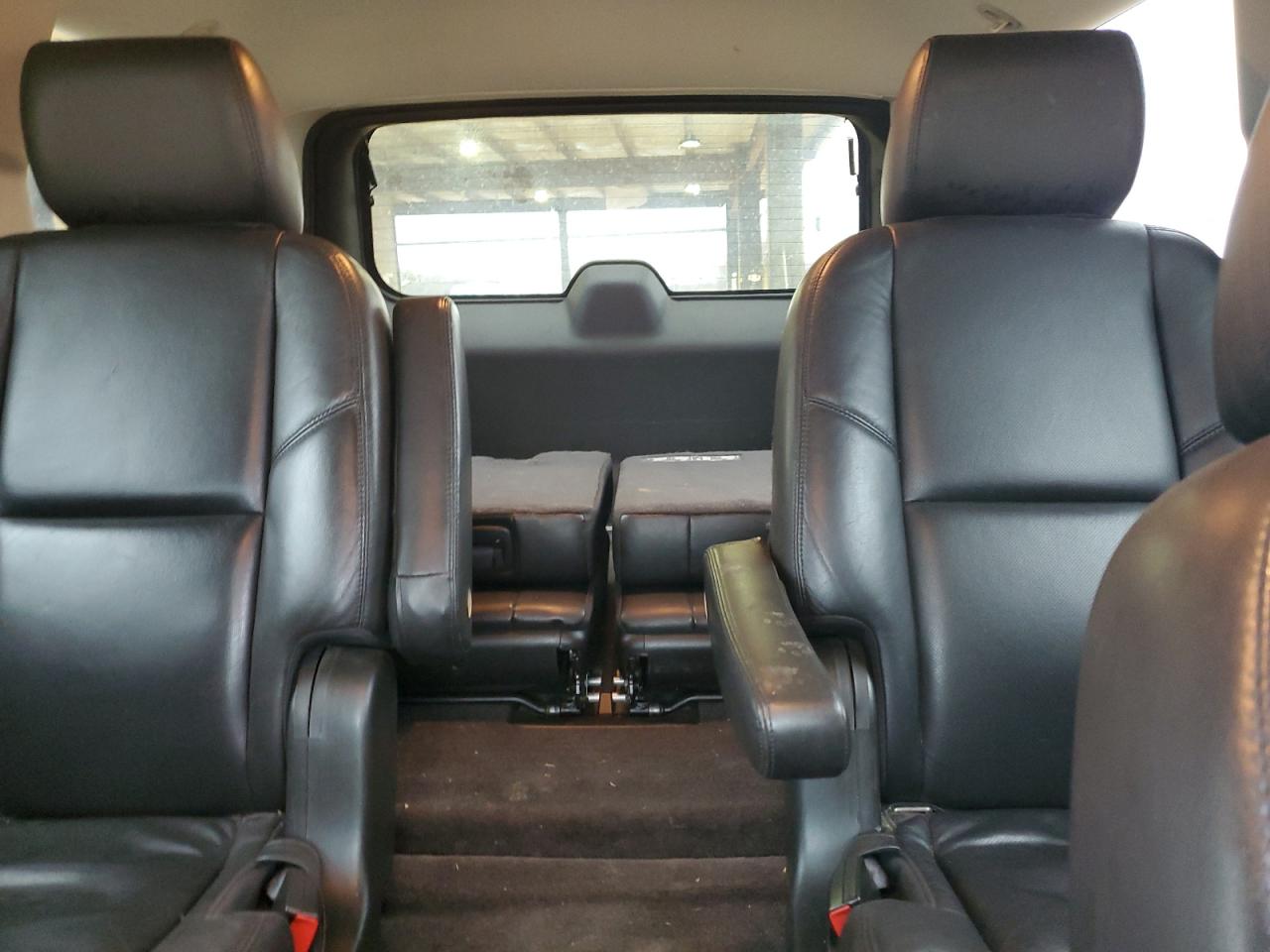 Cadillac Escalade Premium Image 9