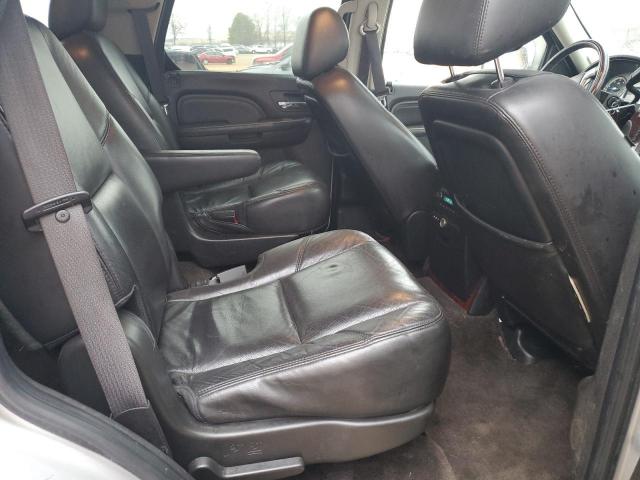 Cadillac Escalade Premium Image 11