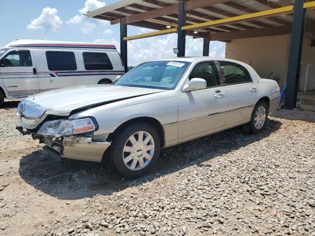  Salvage Lincoln Towncar
