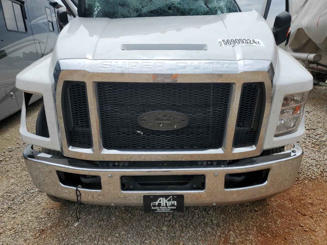 Ford F-650 Super Duty Image 6