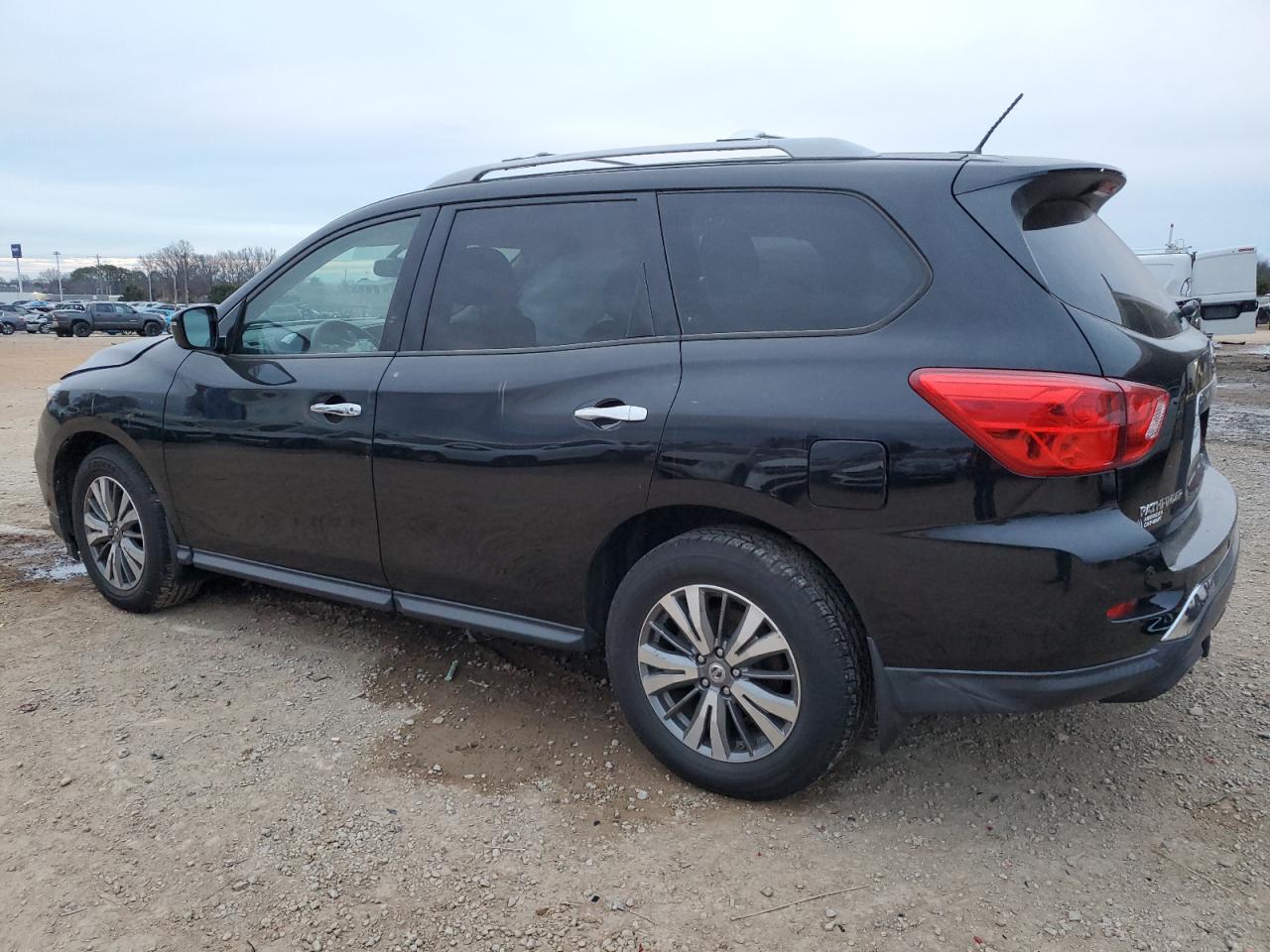 Nissan Pathfinder S Image 11