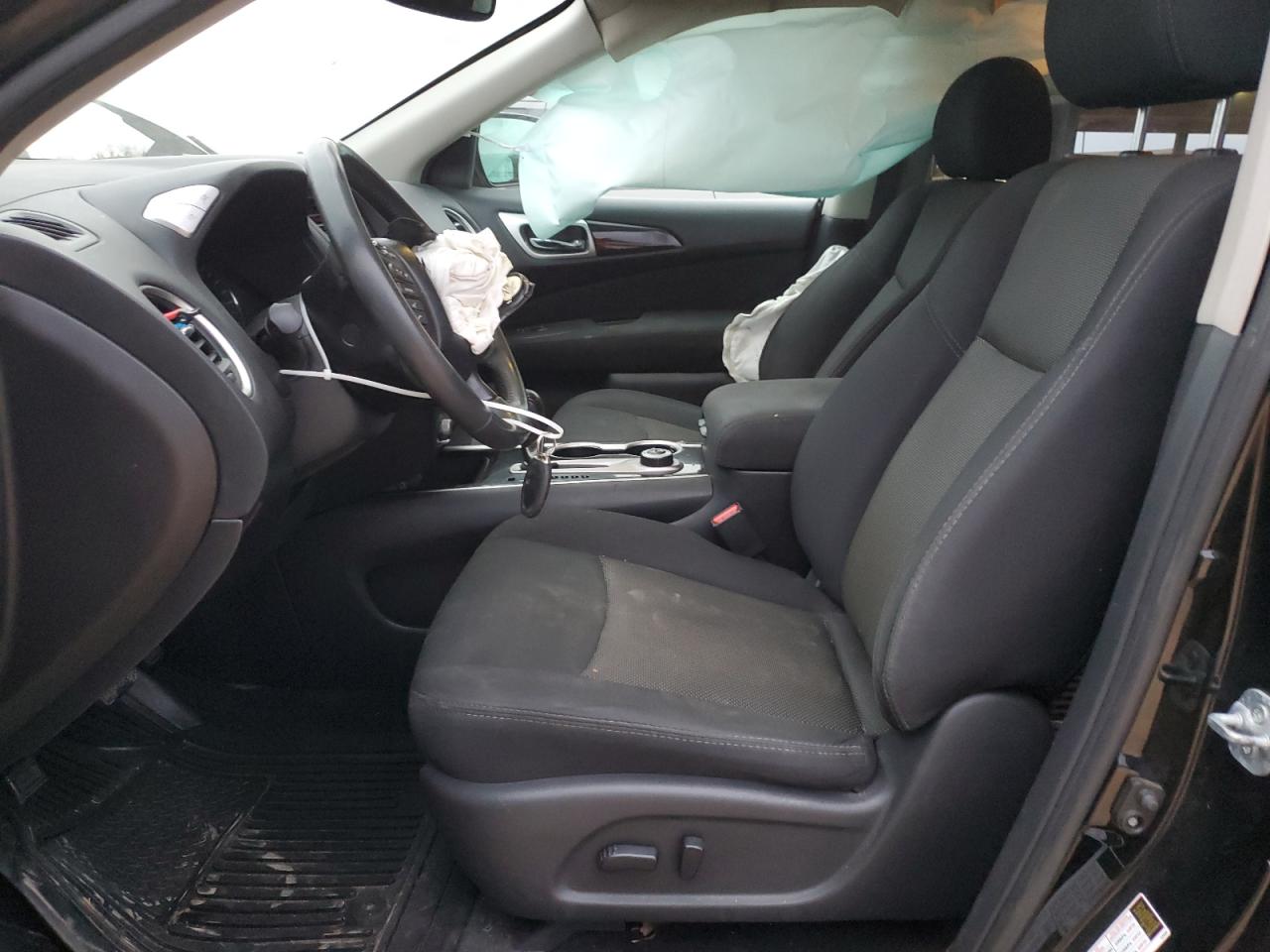 Nissan Pathfinder S Image 10