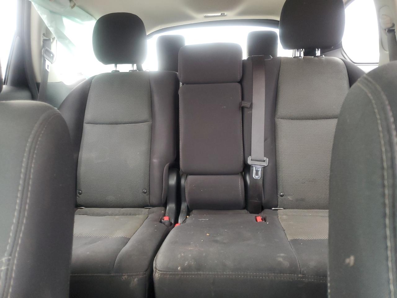 Nissan Pathfinder S Image 7