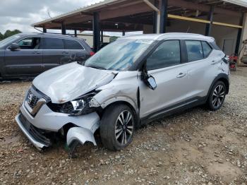  Salvage Nissan Kicks
