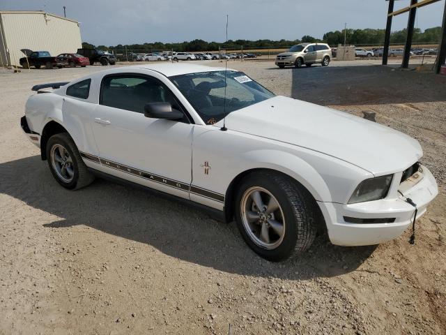 Ford Mustang Image 5