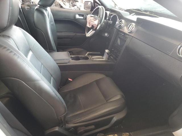 Ford Mustang Image 12