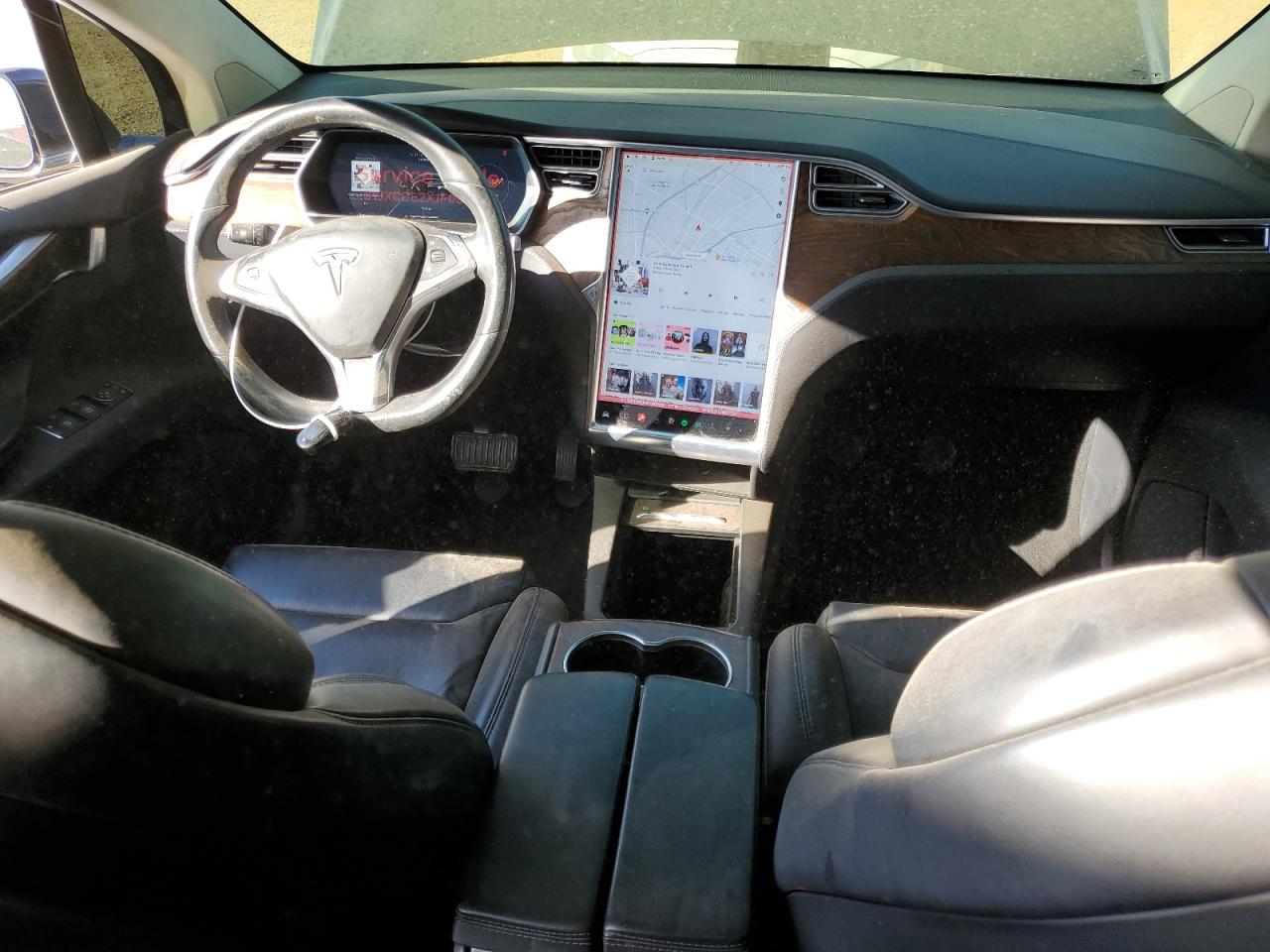 Tesla Model X Image 10
