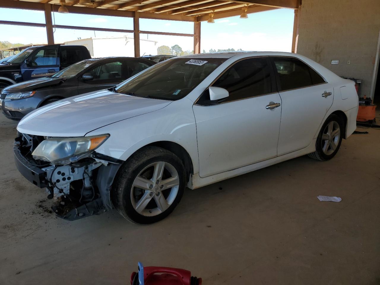 Toyota Camry Base Image 1