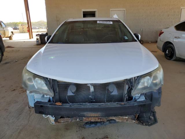 Toyota Camry Base Image 6