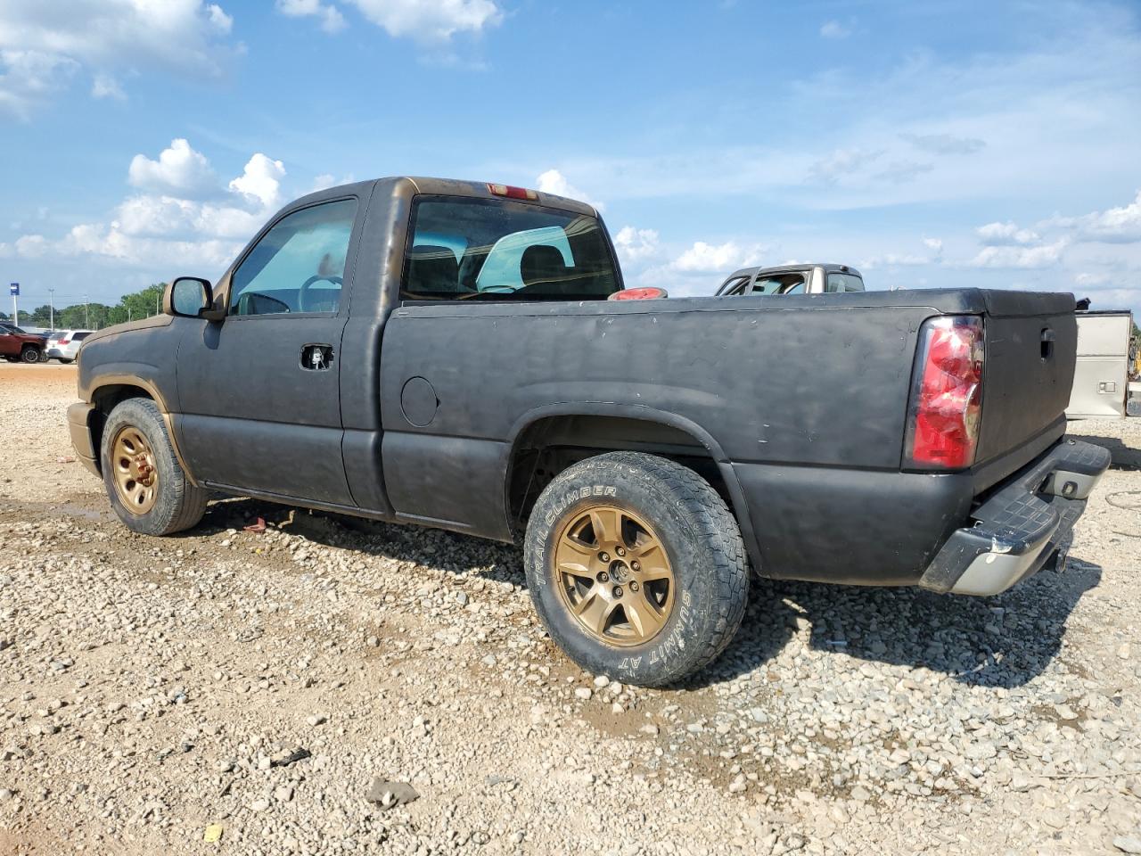 Chevrolet Silverado C1500 Classic Image 2