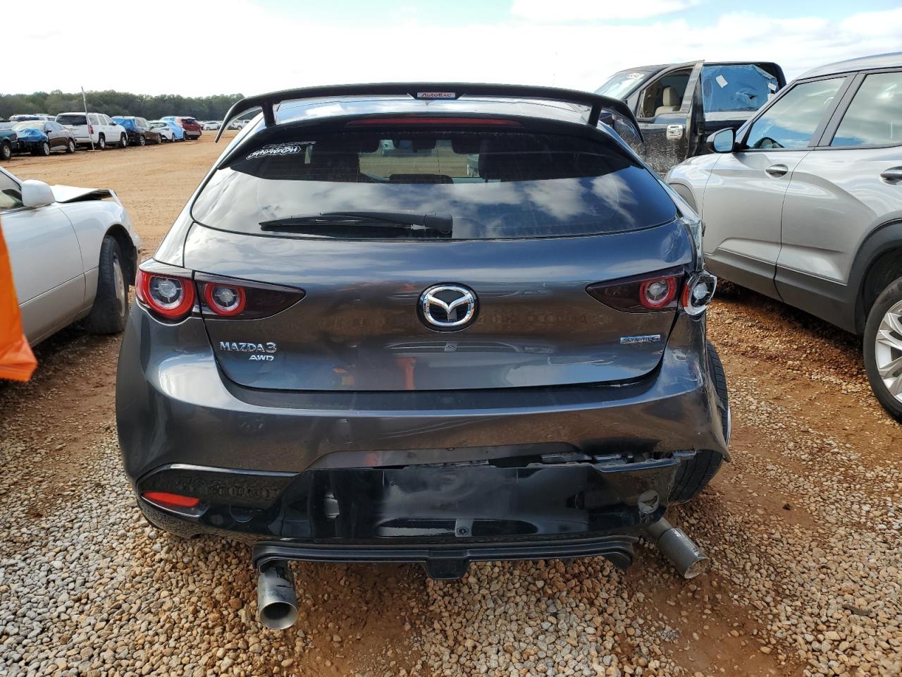 Mazda 3 Premium Image 4