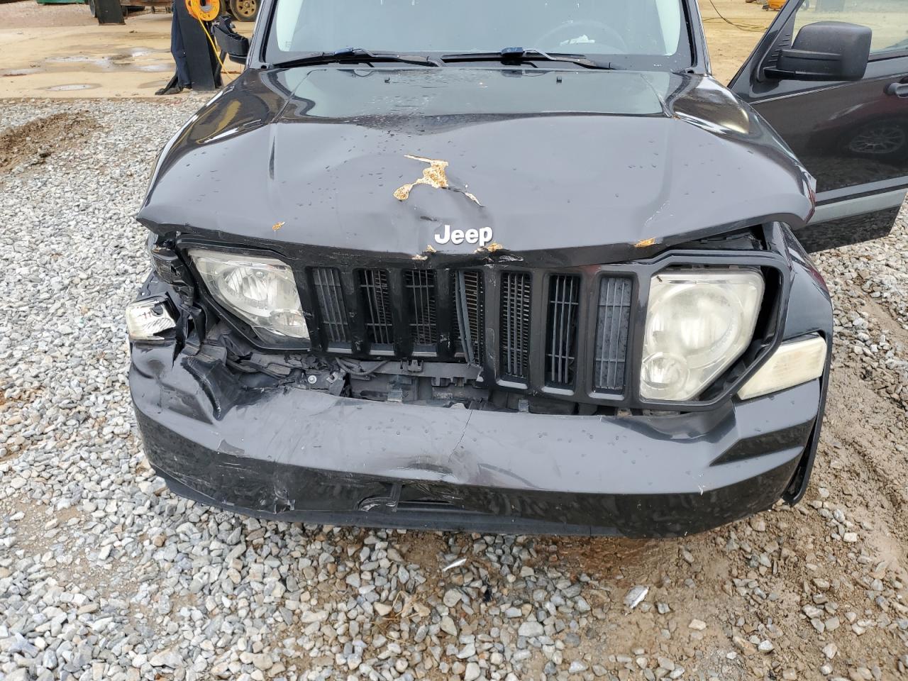 Jeep Liberty Sport Image 10