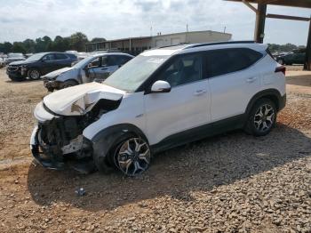  Salvage Kia Seltos