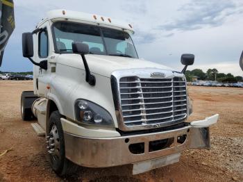  Salvage Freightliner Cascadia 1