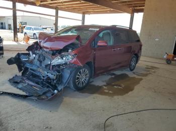  Salvage Toyota Sienna