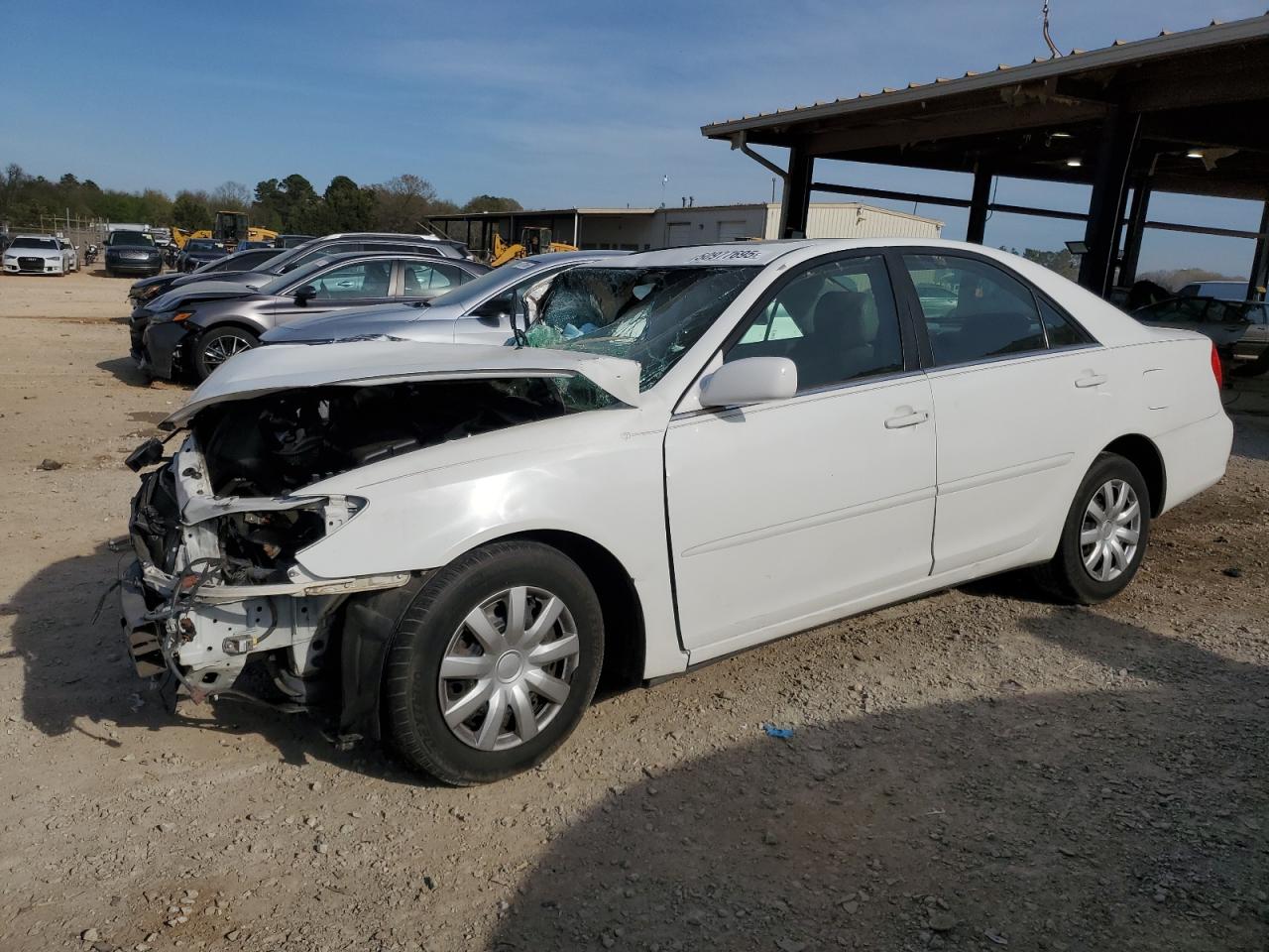 Toyota Camry Le Image 1